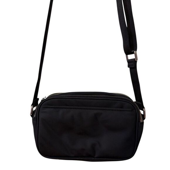 Lululemon Crossbody Camera Bag 2L Black - Picture 5 of 11